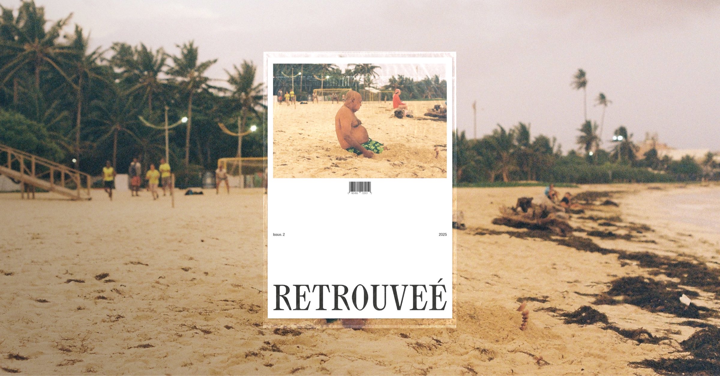Portada de Retrouvée, Issue 2, sobre una playa con palmeras